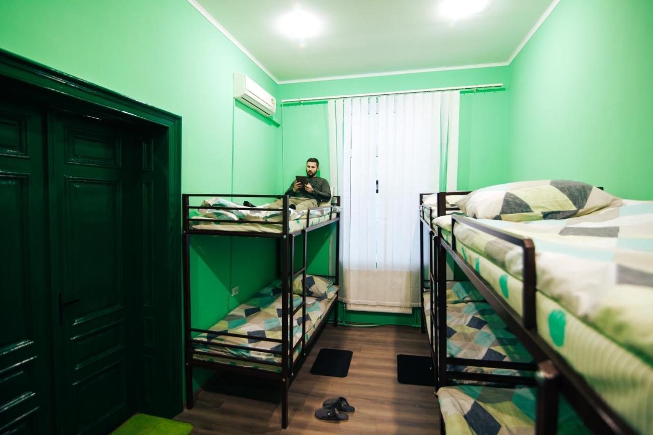 Hostel “Lime” Ivano-Frankivsk Ngoại thất bức ảnh