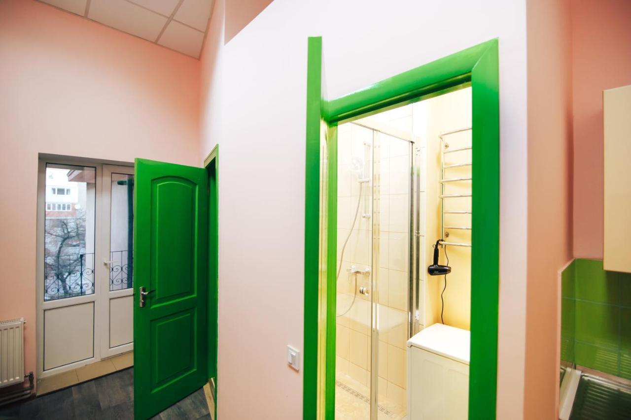 Hostel “Lime” Ivano-Frankivsk Ngoại thất bức ảnh
