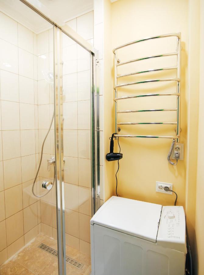 Hostel “Lime” Ivano-Frankivsk Ngoại thất bức ảnh