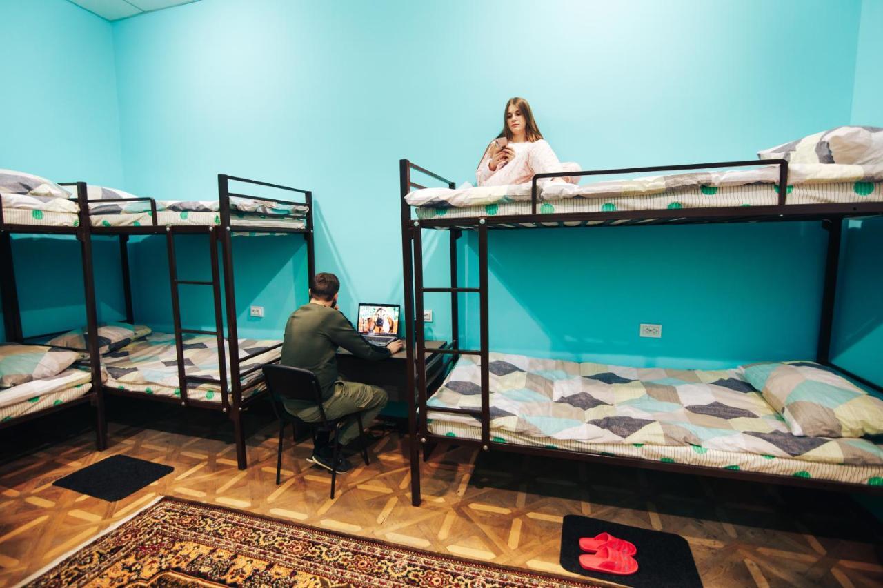 Hostel “Lime” Ivano-Frankivsk Ngoại thất bức ảnh